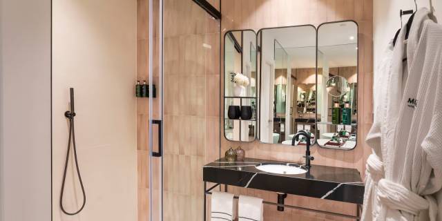 Quarto The Level Premium com Varanda