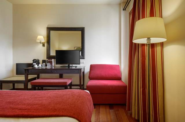 Quarto duplo com cama extra