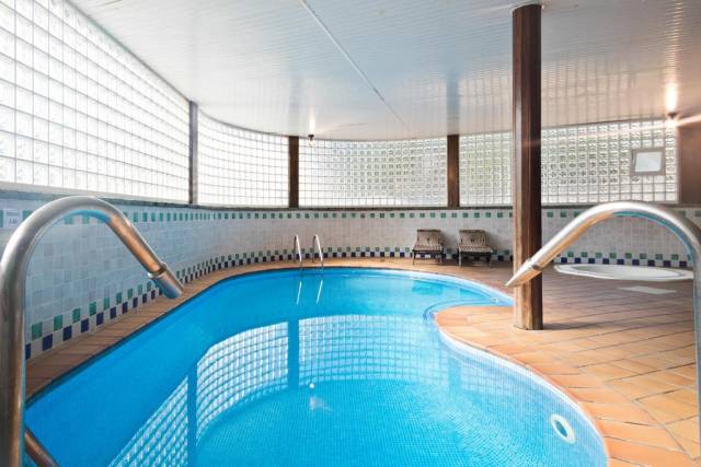 Piscina interior