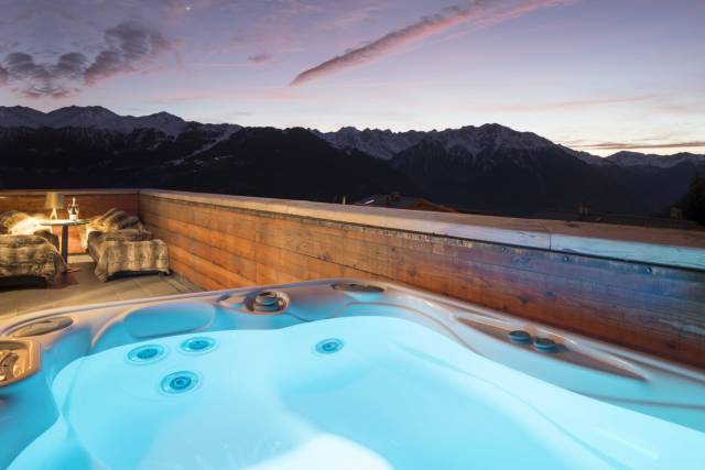 Jacuzzi exterior