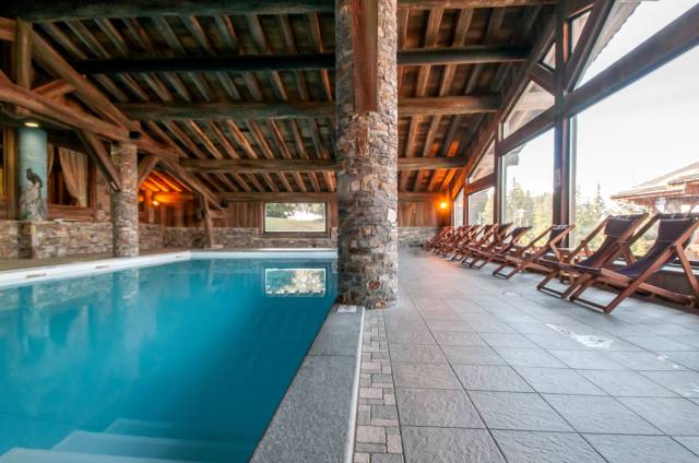 Piscina interior	