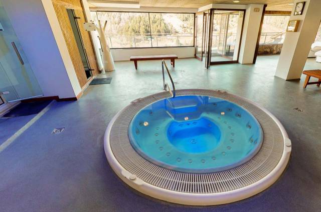 Jacuzzi