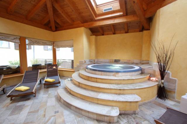 Jacuzzi