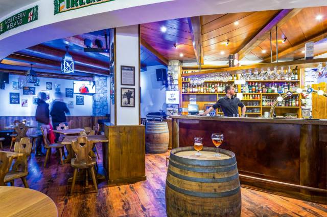 Bar