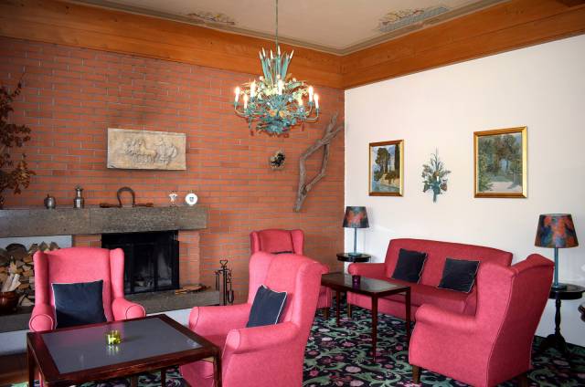 Sala de estar com lareira
