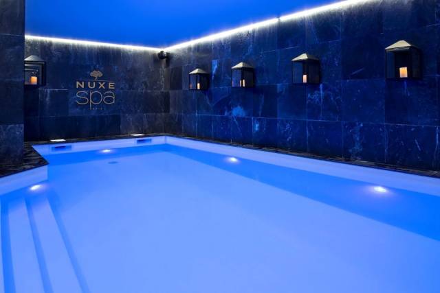 Piscina interior