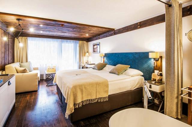 Quarto quádruplo deluxe