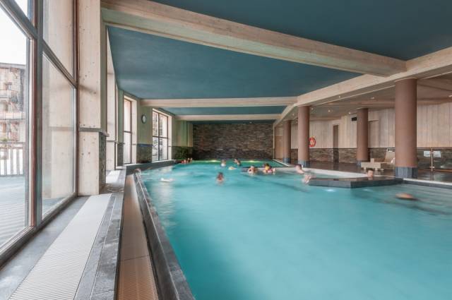 Piscina interior	