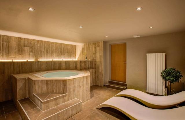 Jacuzzi