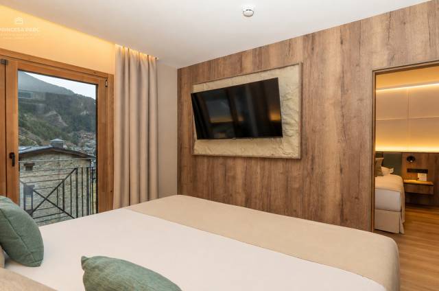 Quarto quádruplo premium vista montanha