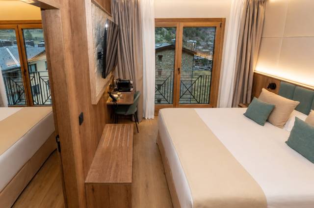 Quarto quádruplo premium vista montanha