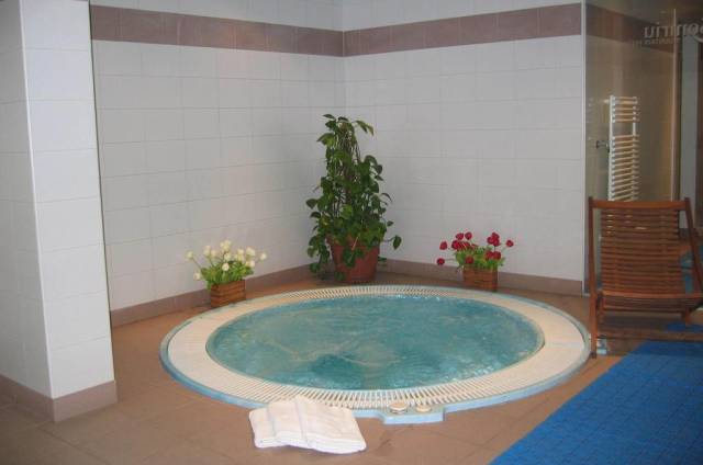 Jacuzzi