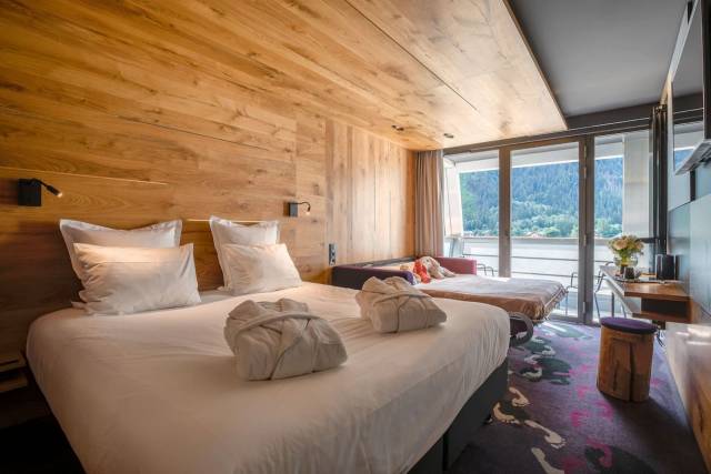 Quarto Duplo superior com cama extra