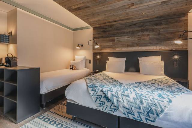 Duplo com cama extra