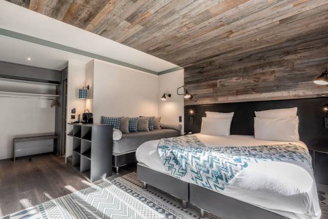 Duplo com cama extra