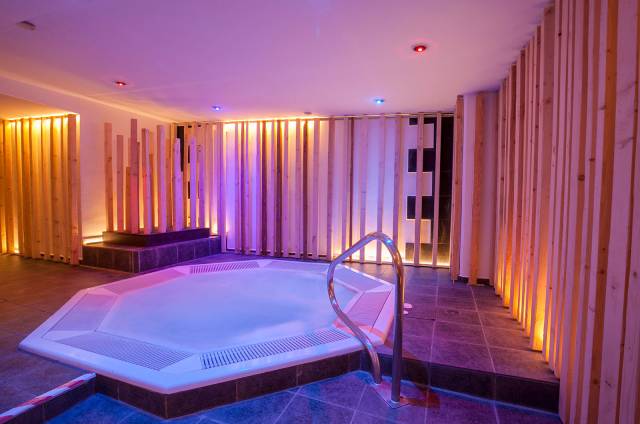 Jacuzzi