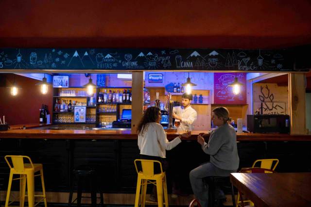 Bar