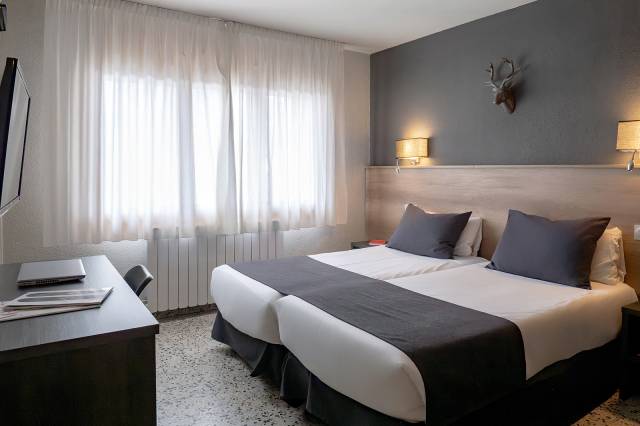 Quarto Duplo