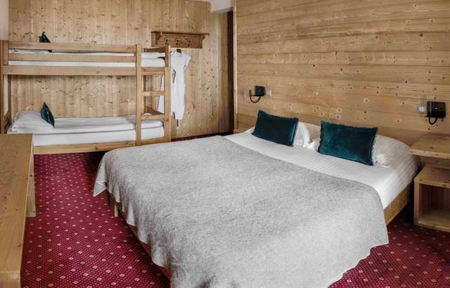 Quadruplo com cama extra beliche