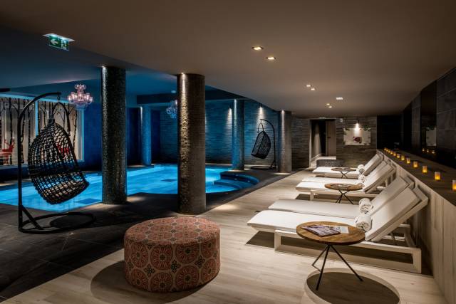Piscina interior	