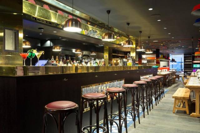 Bar