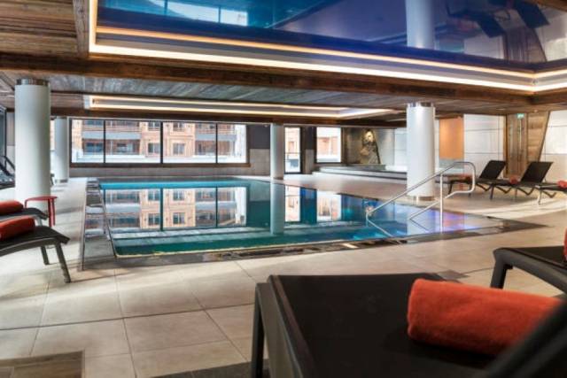 Piscina Interior 