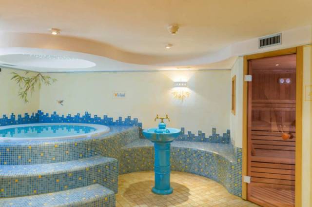 Jacuzzi