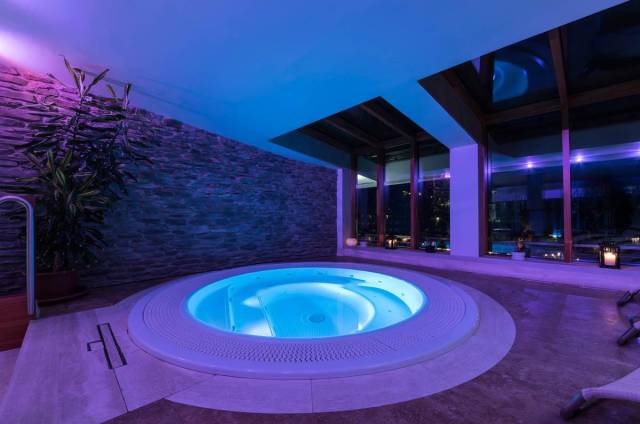 Jacuzzi
