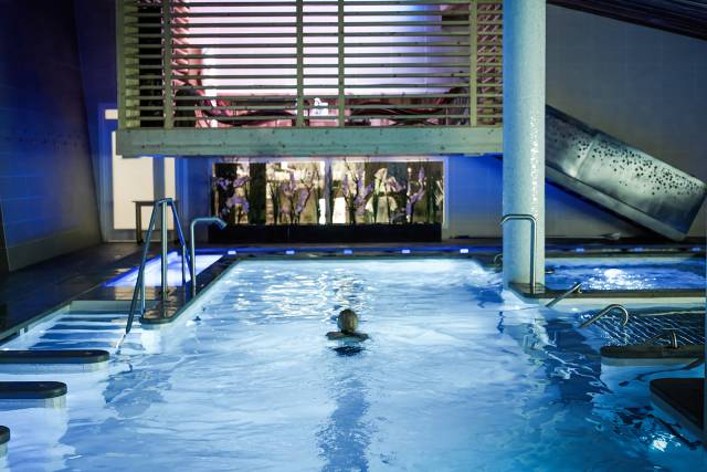 Piscina interior