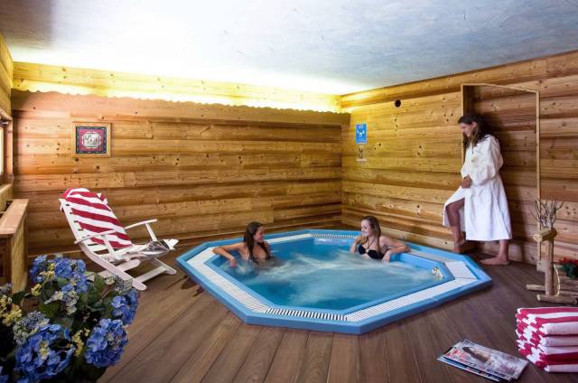 Jacuzzi