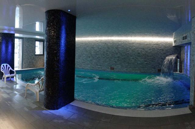 Piscina interior	