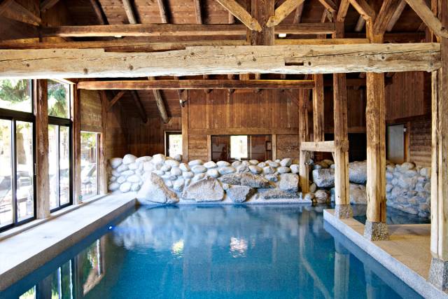Piscina interior	