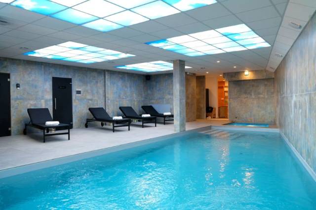 Piscina interior