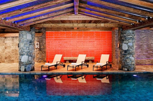 Piscina interior	
