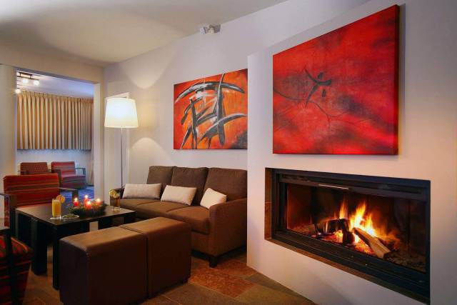 Sala de estar com lareira
