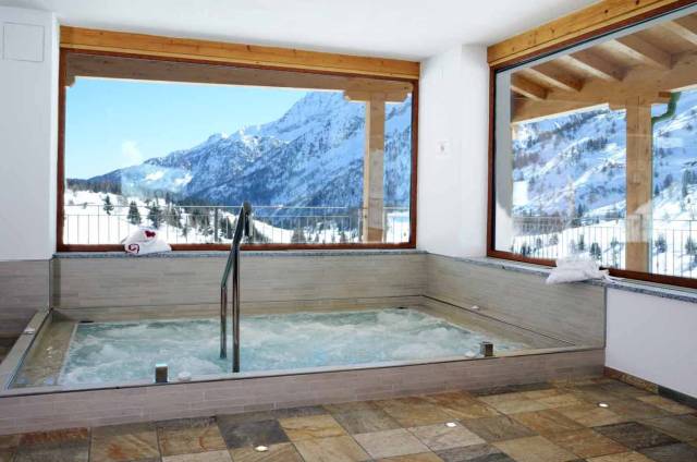 Jacuzzi