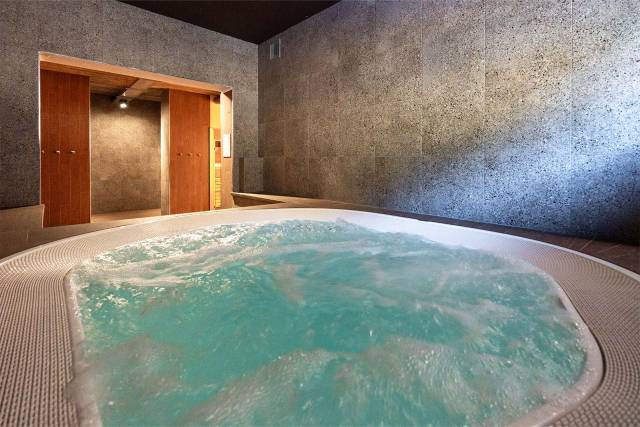 Jacuzzi