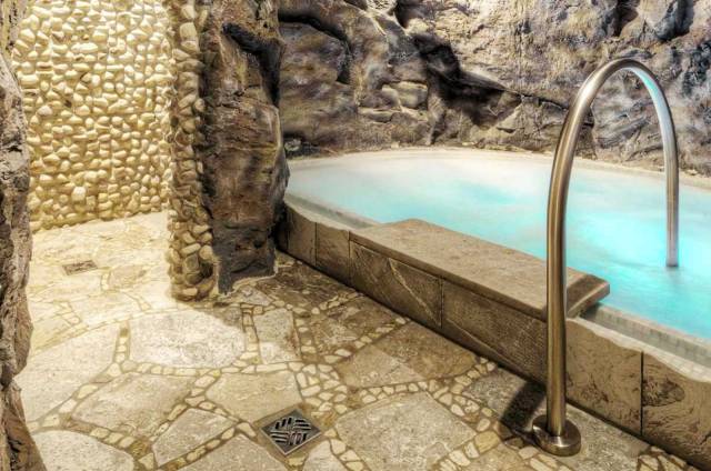 Jacuzzi