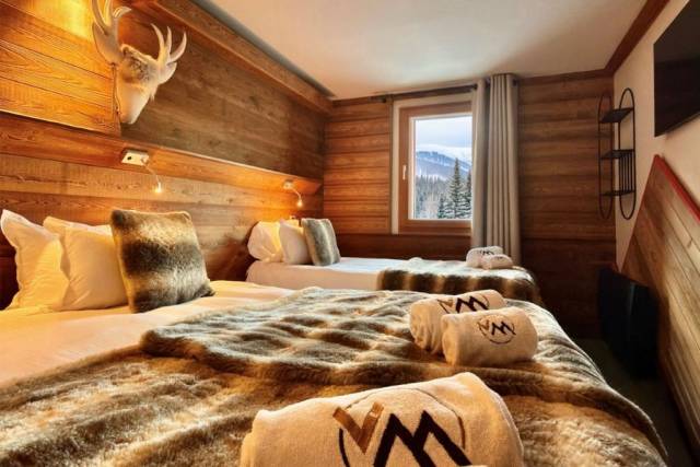 Quarto triplo sem varanda