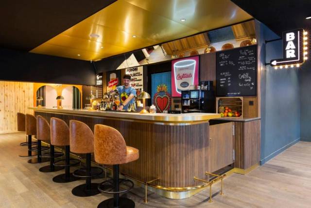 Bar
