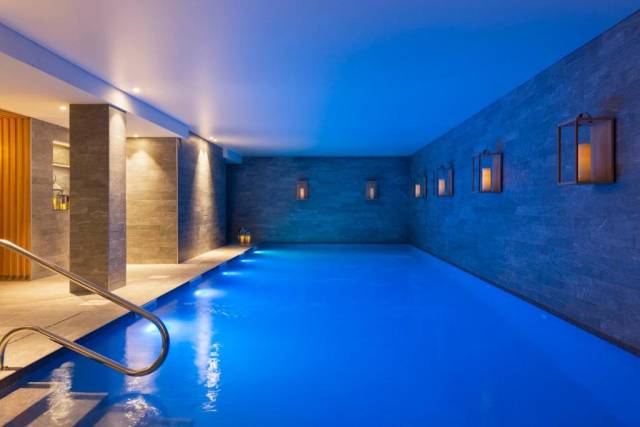Piscina interior
