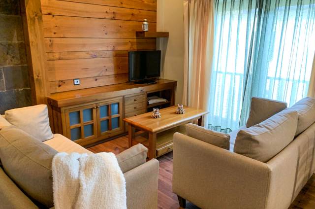 Dúplex 2 quartos com cama de casal e 1 quarto com beliche