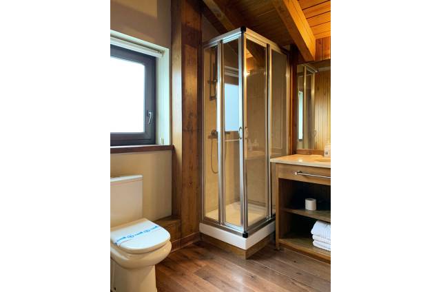 Dúplex 2 quartos com cama de casal e 1 quarto com beliche