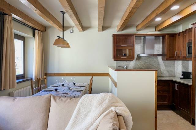 T2 com 1 quarto com cama de casal e 1 quarto com beliche