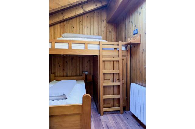 T3 1 quarto com cama de casal e 2 quartos com beliche