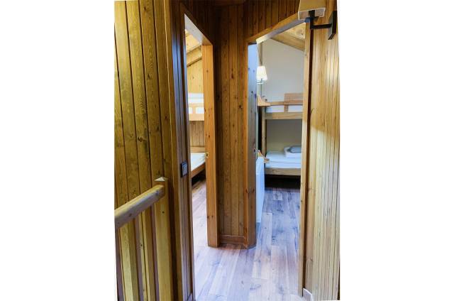 T3 1 quarto com cama de casal e 2 quartos com beliche