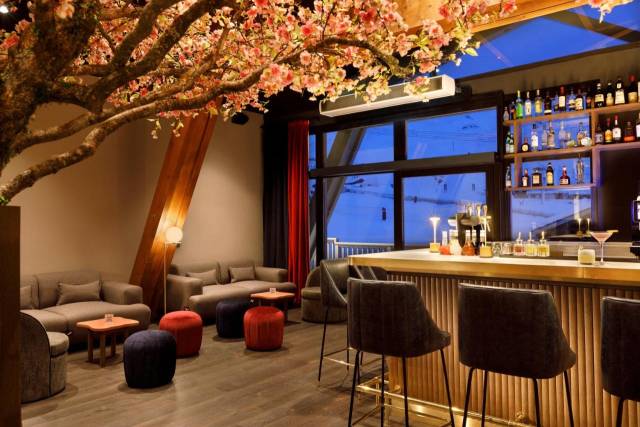 Bar