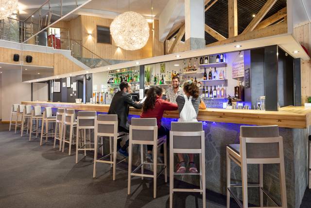 Bar