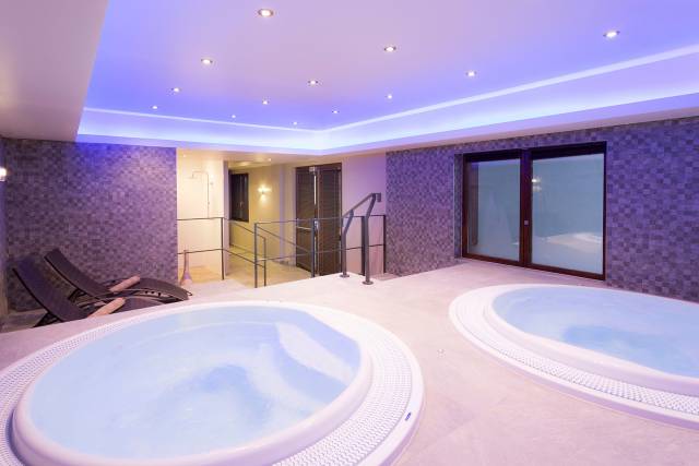 Jacuzzi