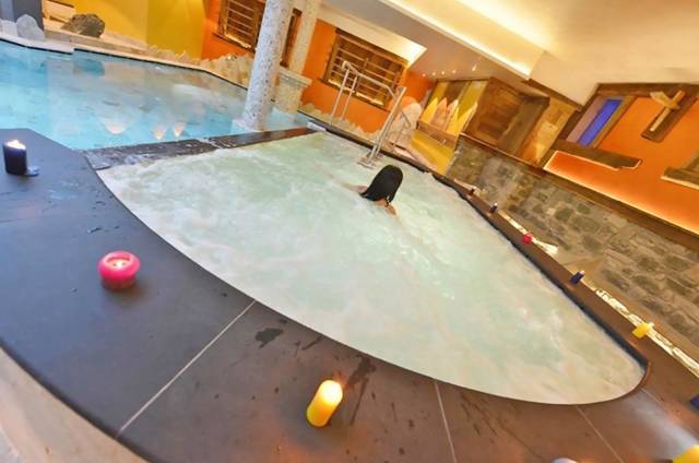 Jacuzzi